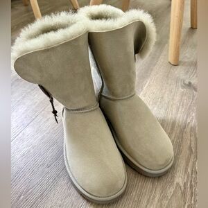 UGG Azalea Charm Sheepskin Boots – Size 8